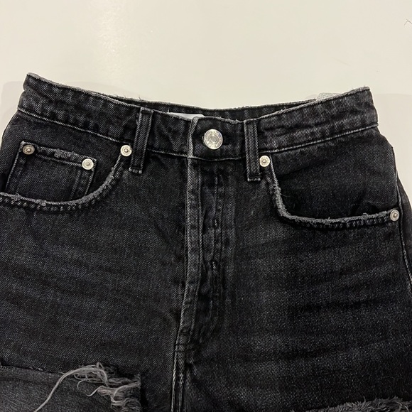 Zara black high-rise jean shorts - Picture 2 of 8